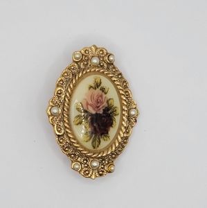 Vintage Victorian Style Gold Tone Roses and Pearls Pin Brooch